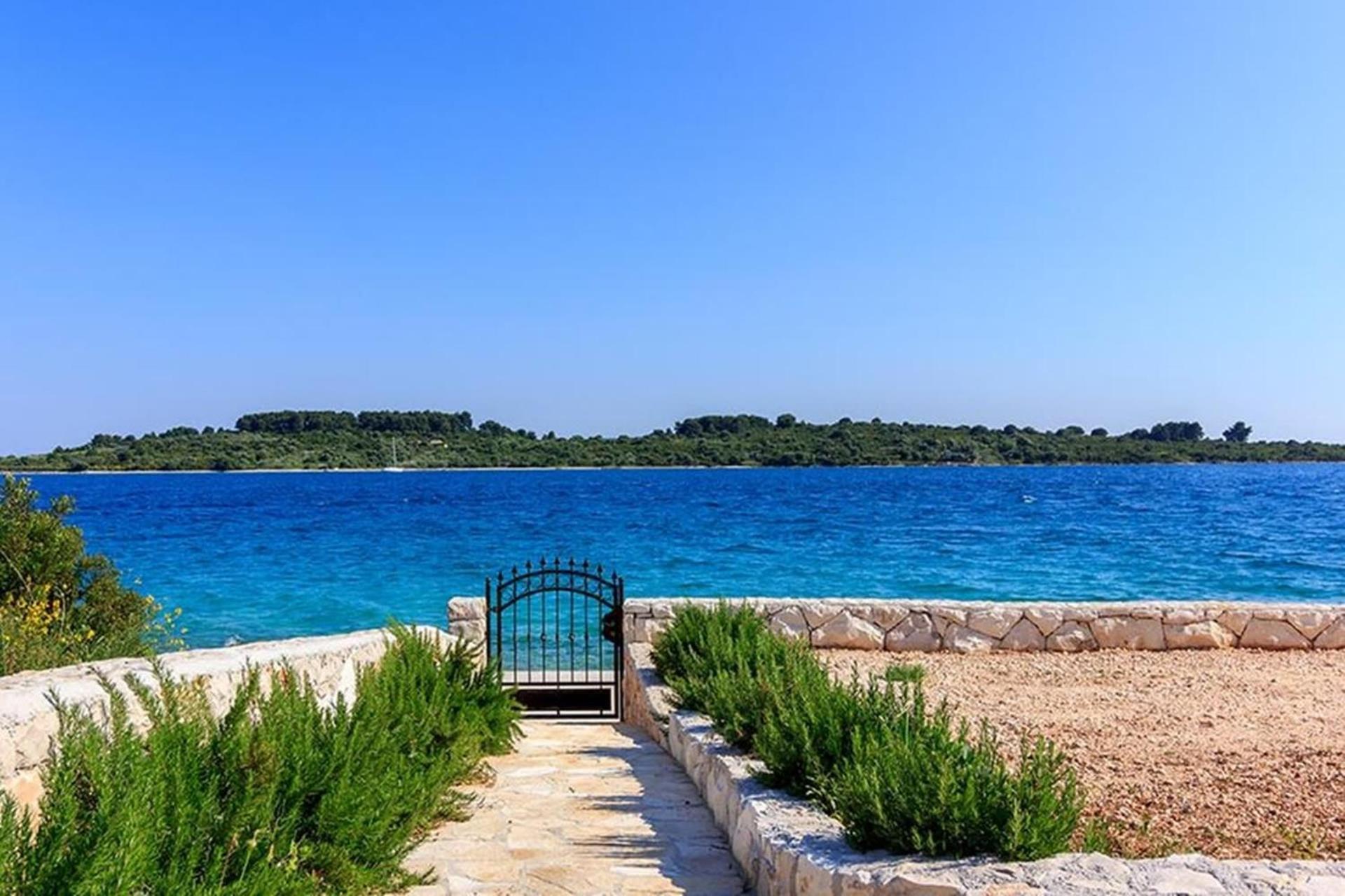 Traditional Dalmatian Stone House By The Sea Okrug Gornji Luaran gambar