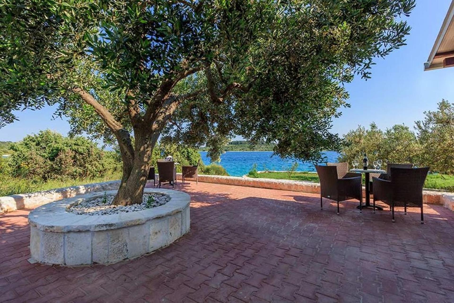 Traditional Dalmatian Stone House By The Sea Okrug Gornji Luaran gambar